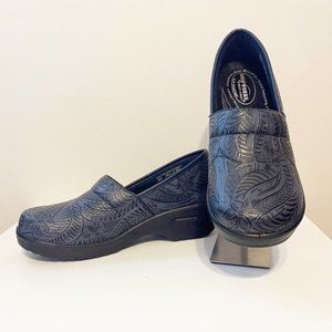 Easy Works Blue and Black Embossed Design Slip Resistant Shoes